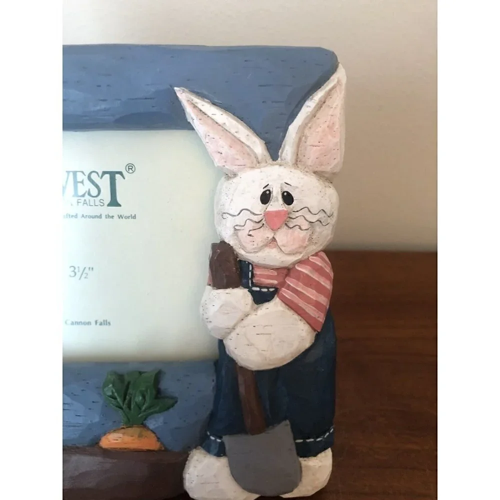 NWT Midwest Of Cannon Falls Picture Frame Rabbit Carrots Gardening